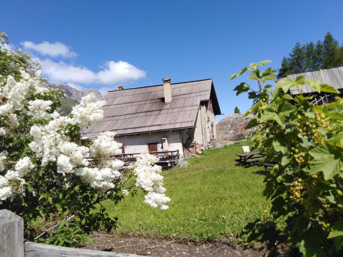 Auberge L'Estoilies Saint-Vérand Exterior foto